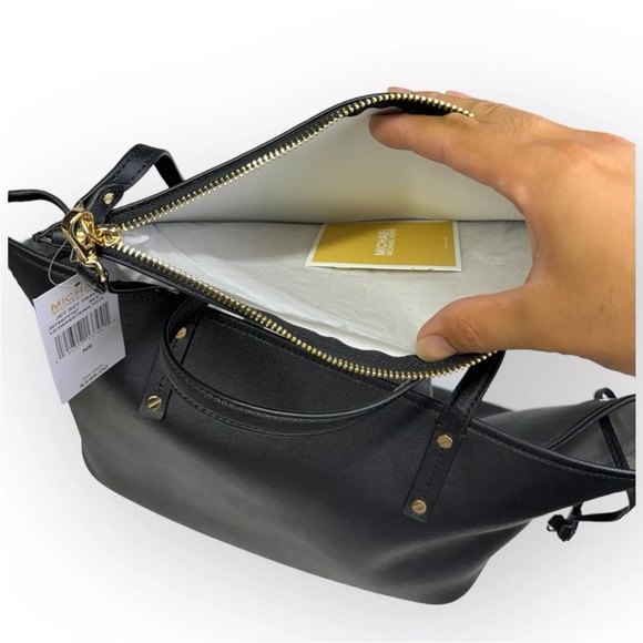 NWT Michael Kors Jet Set Travel Drawstring Tote Black/white Lining - $348 MSRP - Picture 7 of 10